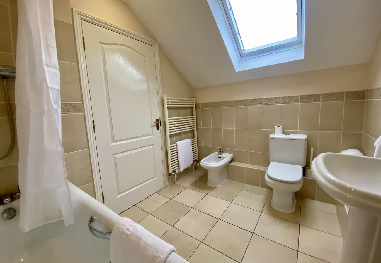 Apartment in Bracknell - Stylish Bracknell Top Floor Apartment