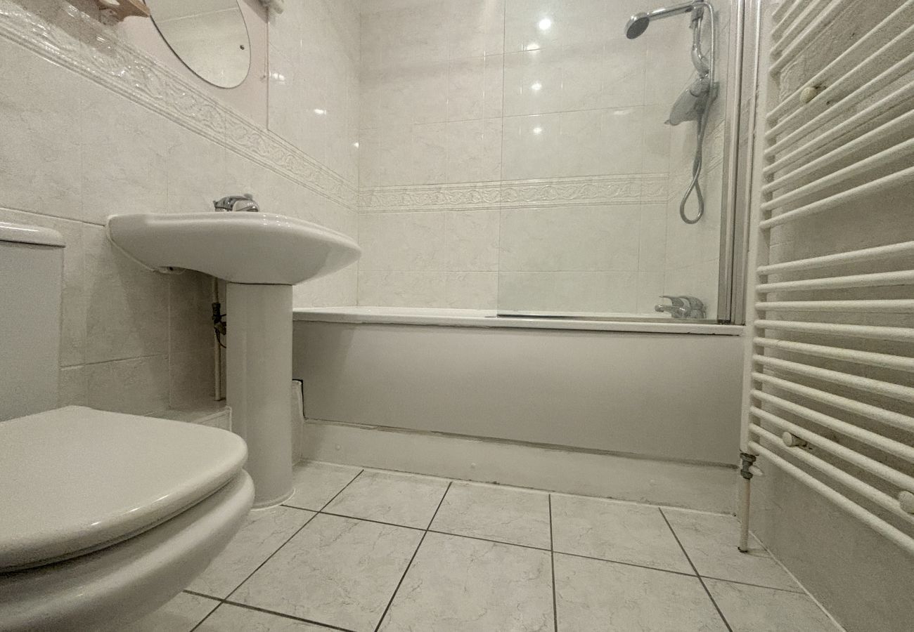 Apartment in Bracknell - Stylish Two Bedroom Apartment in Bracknell