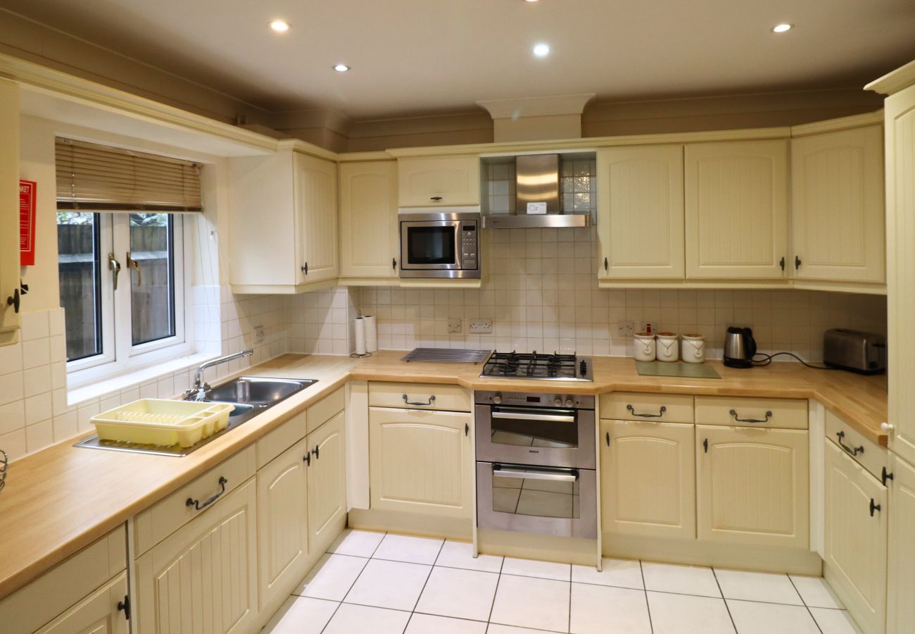 Apartment in Bracknell - Bracknell Spacious Two Bedroom Apartment 