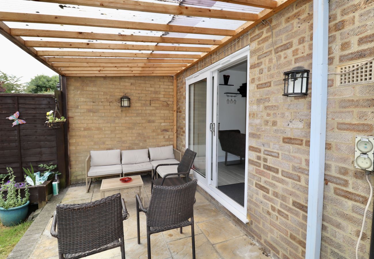 House in Addlestone - Addlestone Spacious Four Bedroom House
