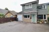 House in Addlestone - Addlestone Spacious Four Bedroom House