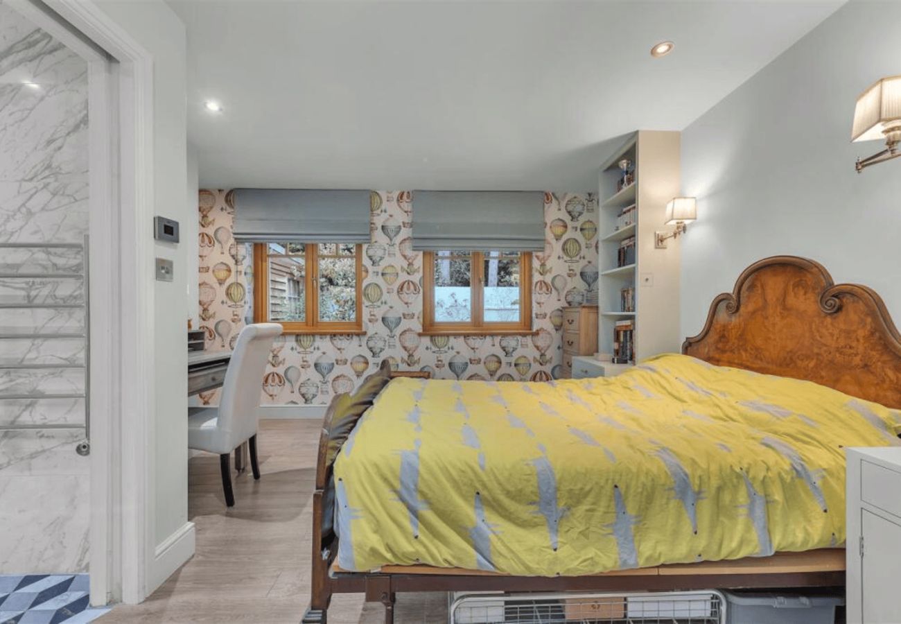 House in Sunninghill - Stunning Four Bedroom House in Sunningdale