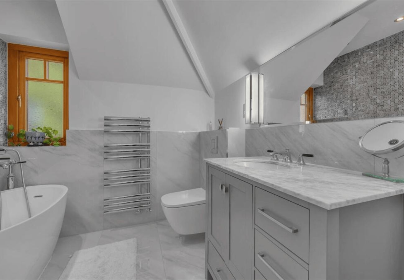 House in Sunninghill - Stunning Four Bedroom House in Sunningdale