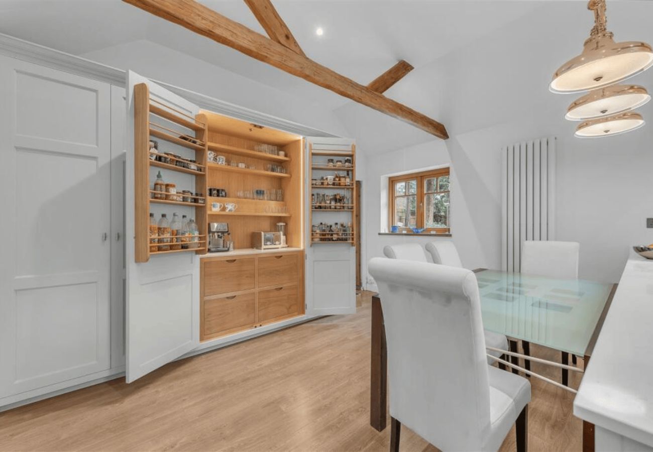 House in Sunninghill - Stunning Four Bedroom House in Sunningdale