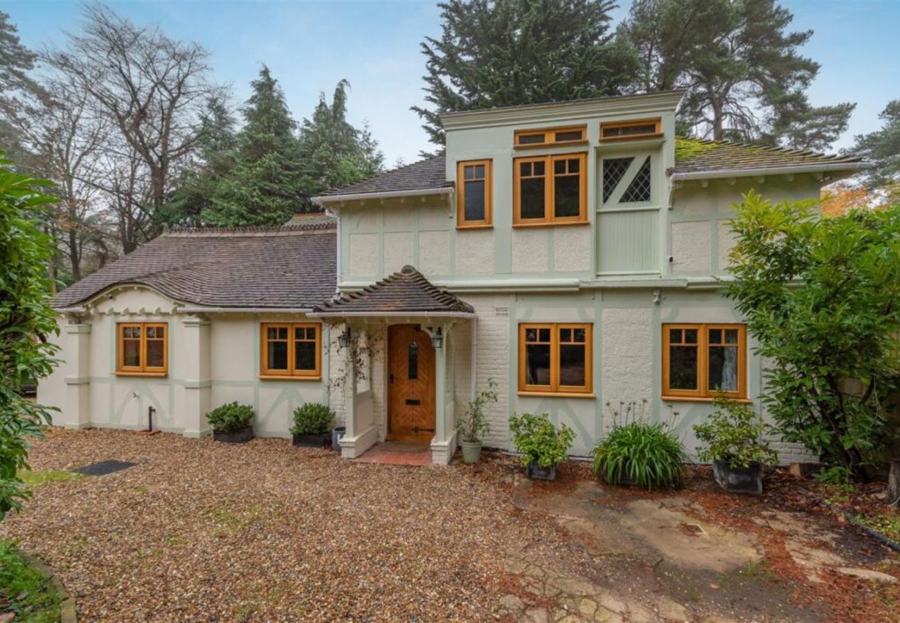 House in Sunninghill - Stunning Four Bedroom House in Sunningdale
