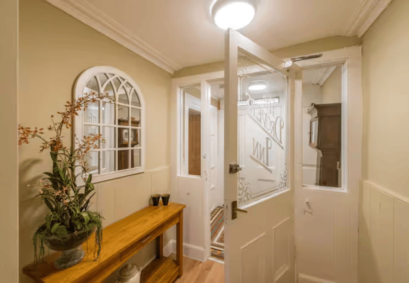 House in Haddington - Historic Coaching Inn in heart of East Lothian
