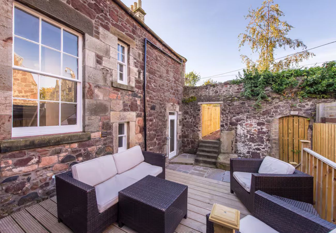 House in Haddington - Historic Coaching Inn in heart of East Lothian