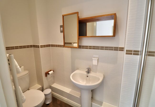 House in Ascot - Ascot Four Bedroom House With Garden House in Ascot - Ascot Four Bedroom House With Garden