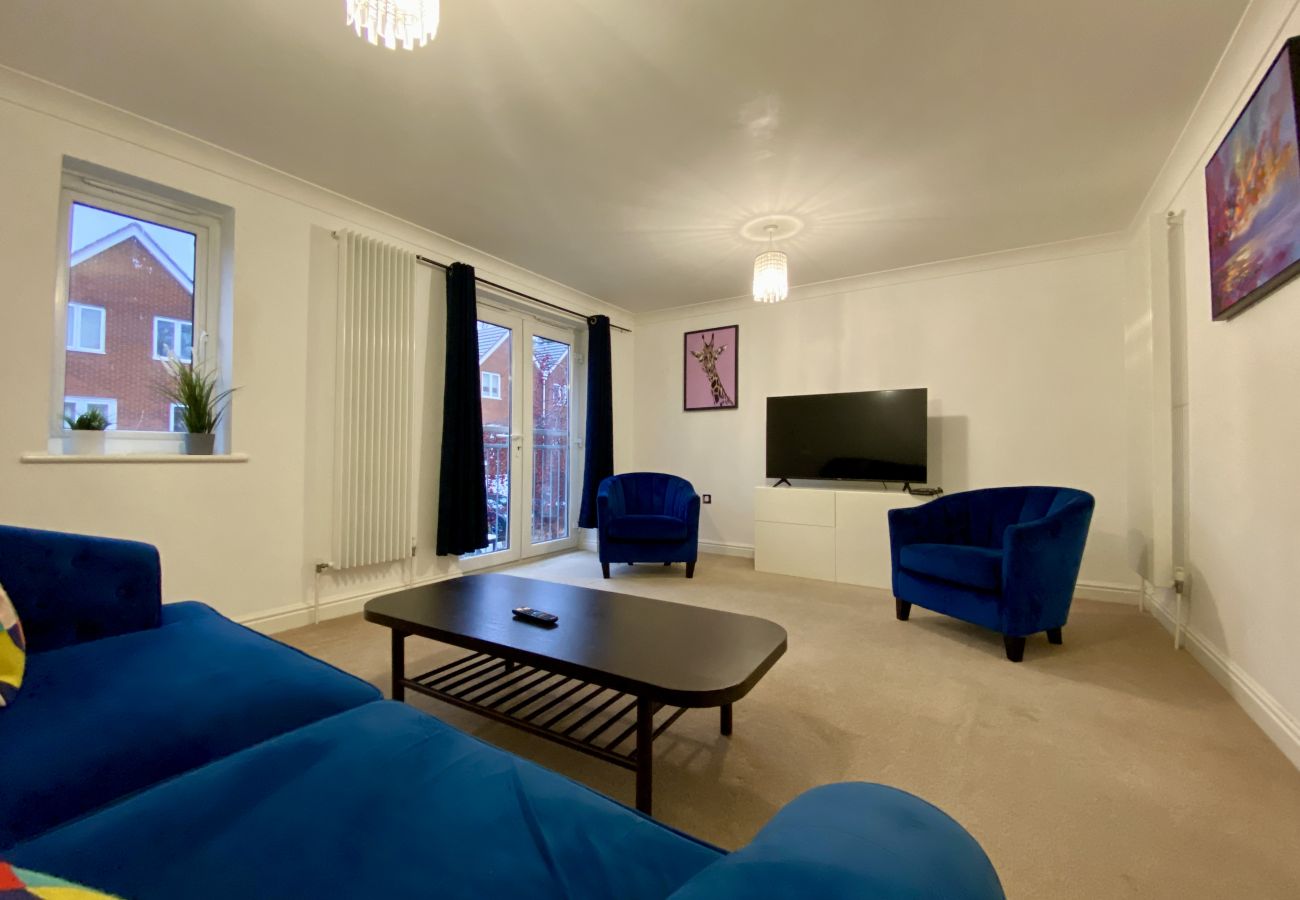 House in Ascot - Ascot Four Bedroom House With Garden