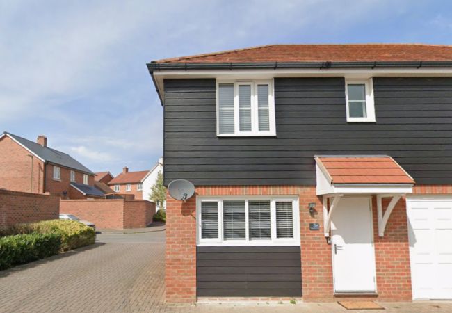 Apartment in Andover - Modern Studio Apartment in Andover with Parking