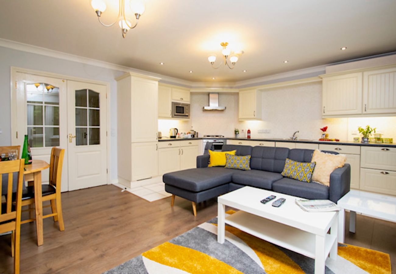 Apartment in Bracknell - Bracknell Spacious Ground Floor Apartment