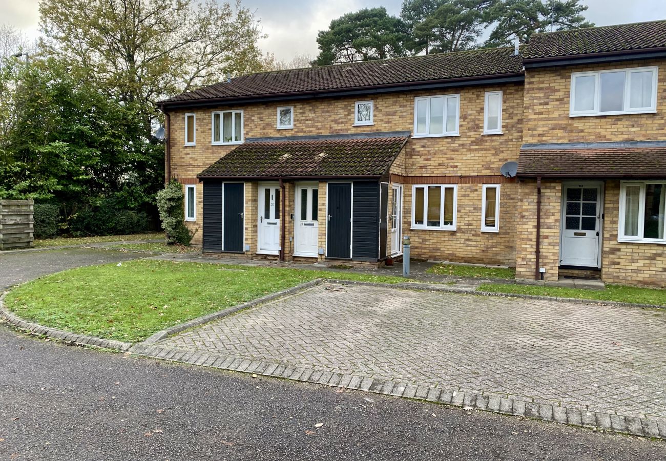 Apartment in Bracknell - Comfortable Studio Apartment in Bracknell