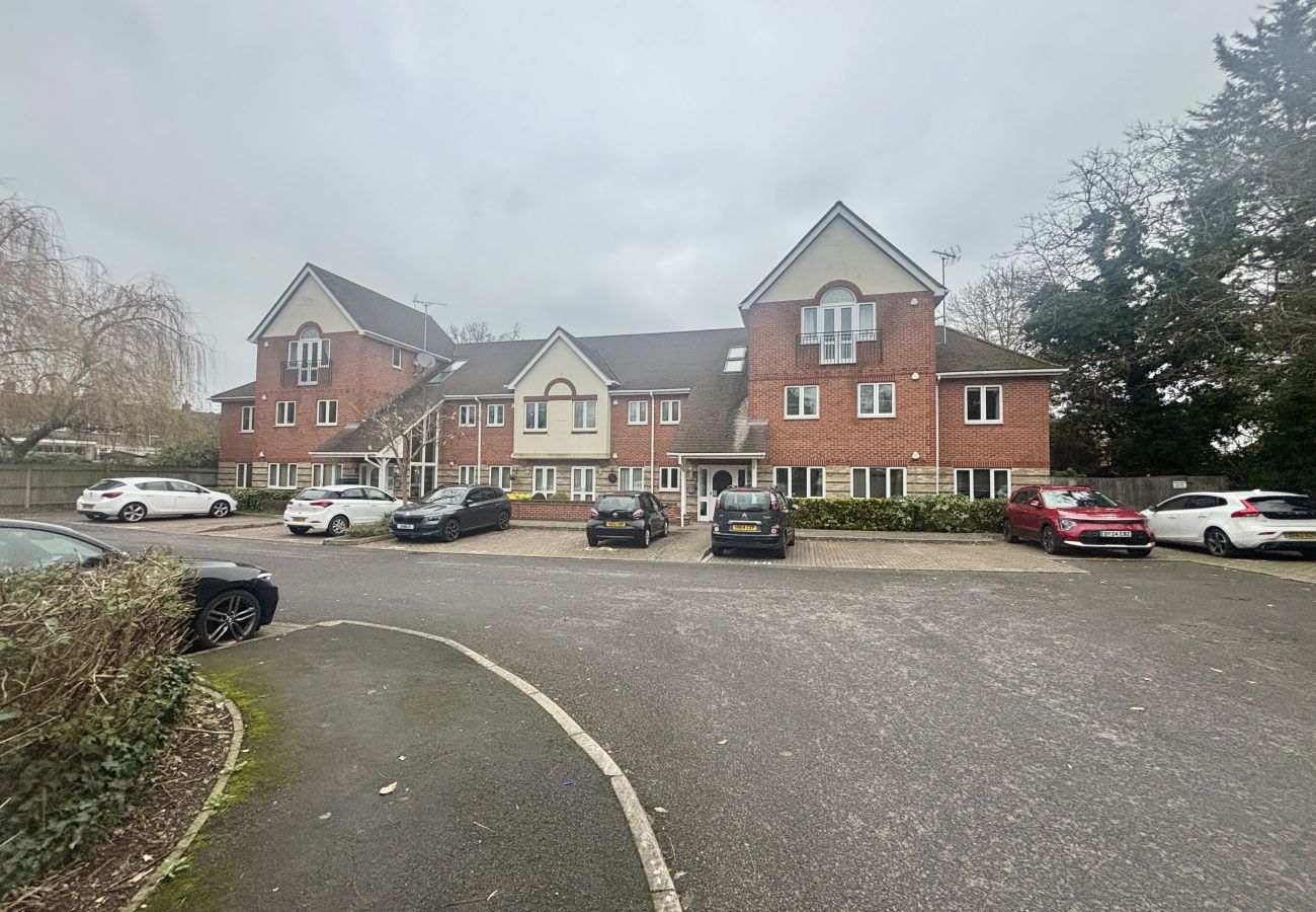 Apartment in Bracknell - Comfortable 2 Bedroom Apartment in Bracknell