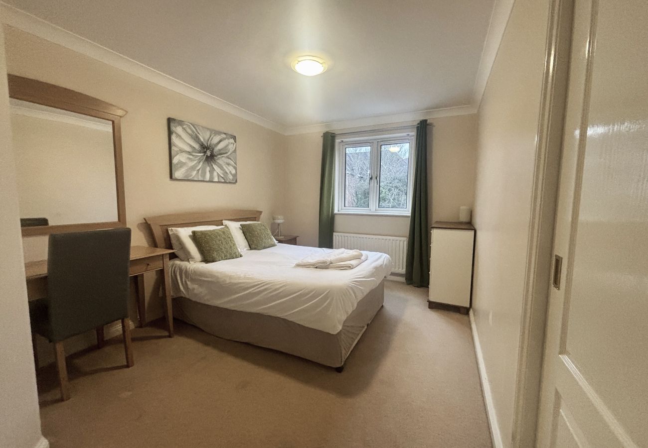 Apartment in Bracknell - Comfortable 2 Bedroom Apartment in Bracknell