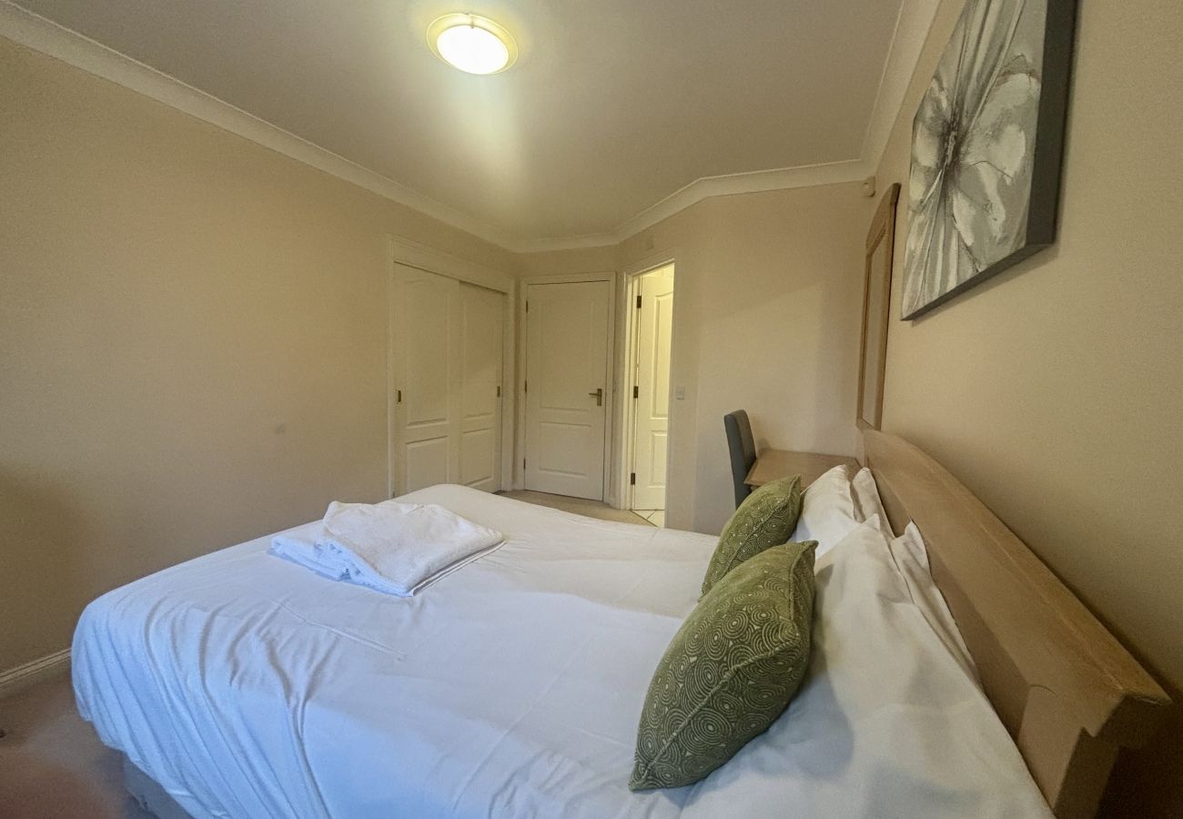 Apartment in Bracknell - Comfortable 2 Bedroom Apartment in Bracknell
