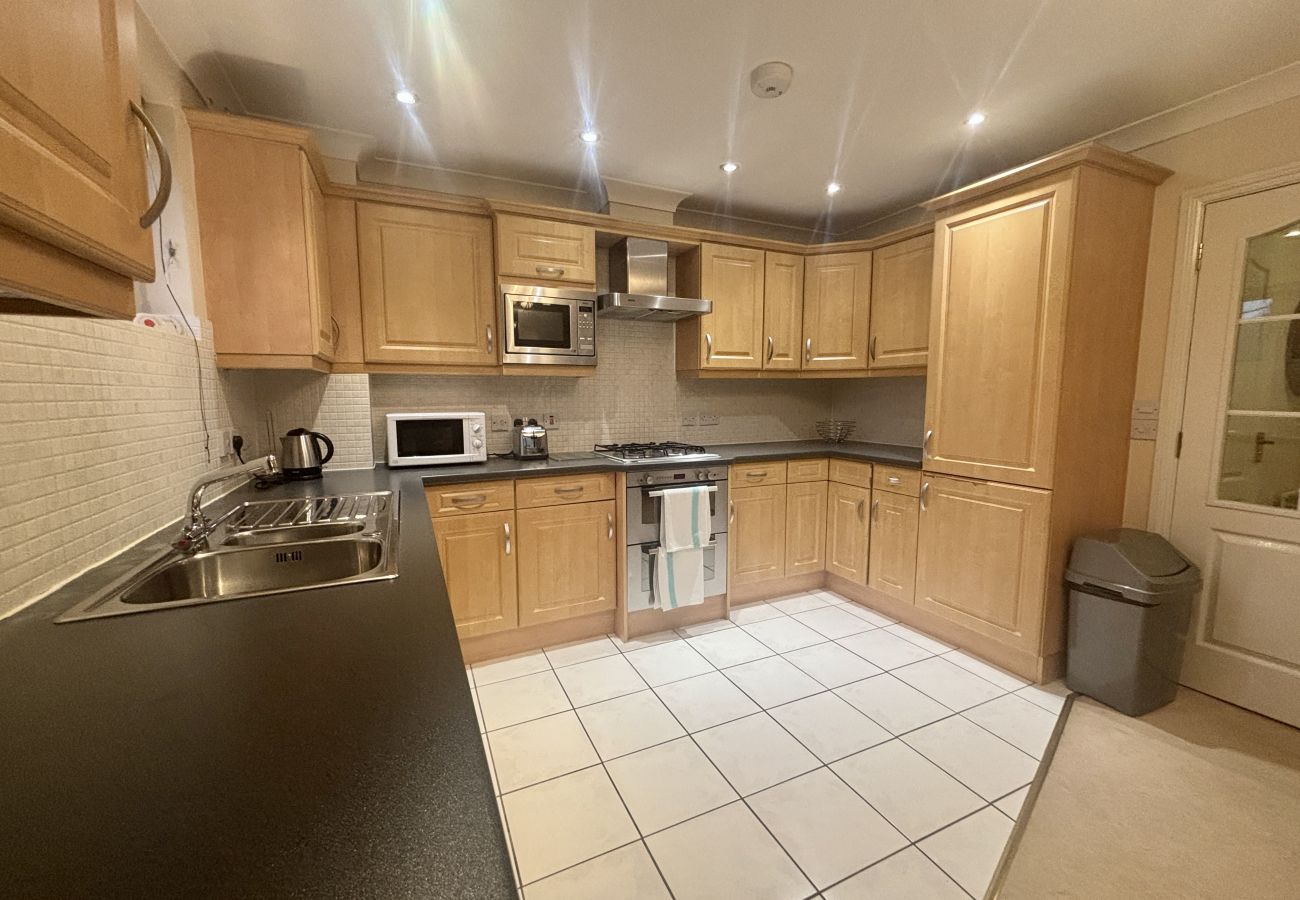 Apartment in Bracknell - Comfortable 2 Bedroom Apartment in Bracknell