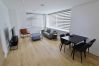 Apartment in Chertsey - Chertsey Modern 2-Bed Flat with Parking