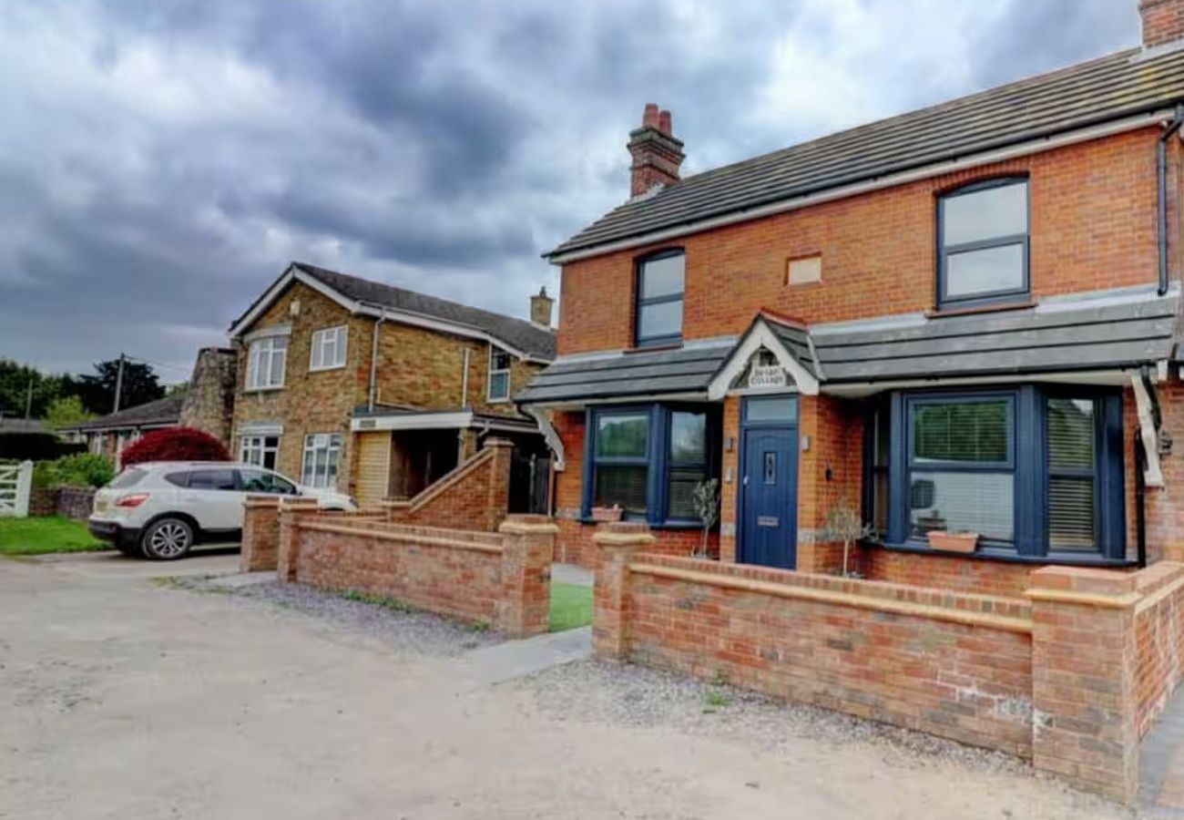 Cottage in High Wycombe - Beautiful 4 Bed Cottage 