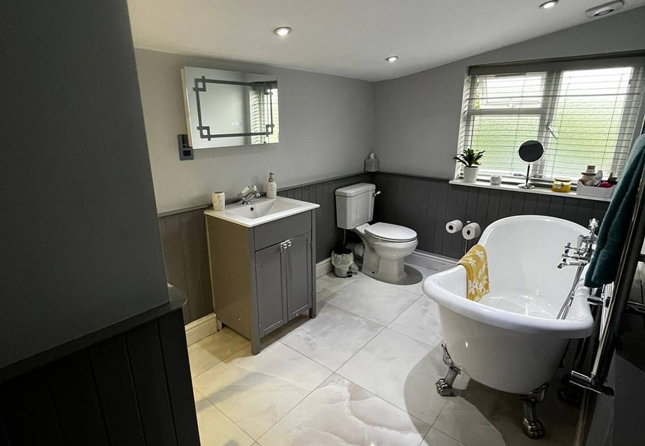 Cottage in High Wycombe - Beautiful 4 Bed Cottage 