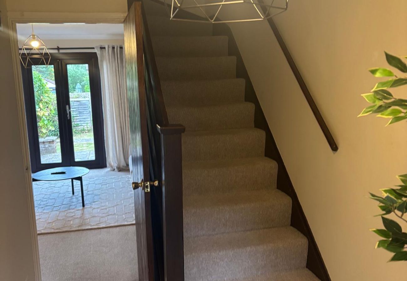 House in Bracknell - Comfortable 2 Bedroom House in Bracknell