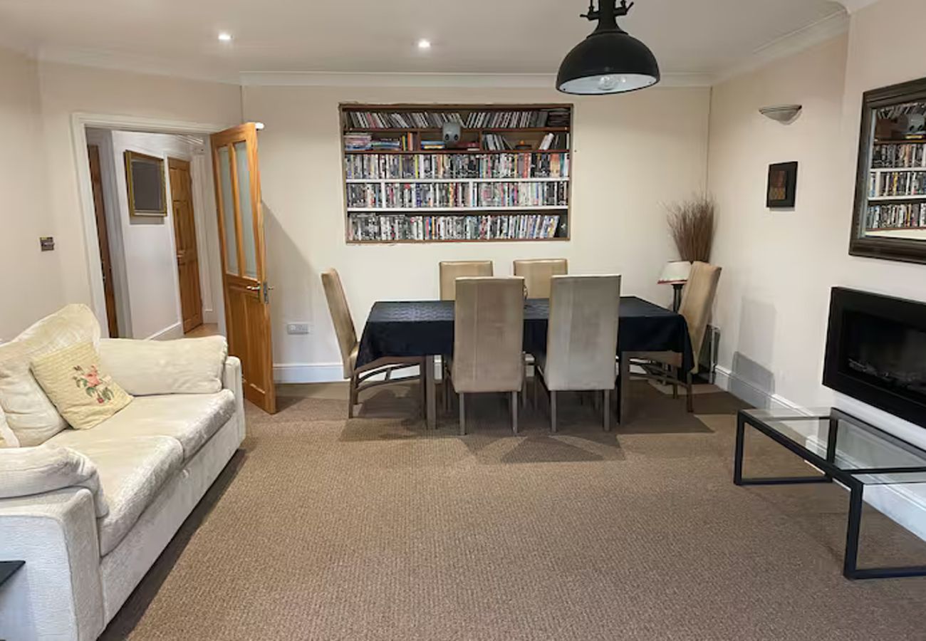 Bungalow in Manchester - REDCOT HOLIDAY Bungalow in Knutsford Cheshire