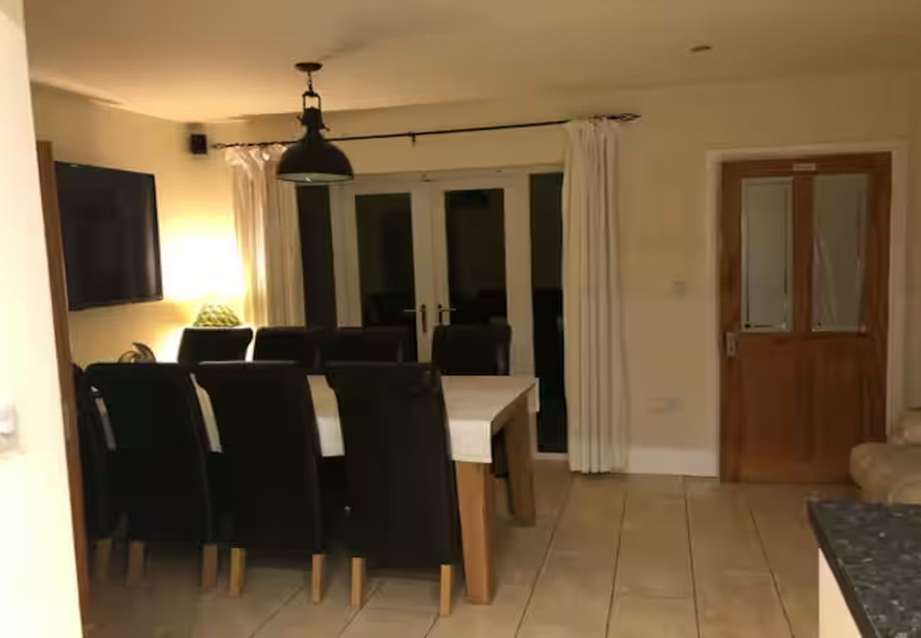 Bungalow in Manchester - REDCOT HOLIDAY Bungalow in Knutsford Cheshire