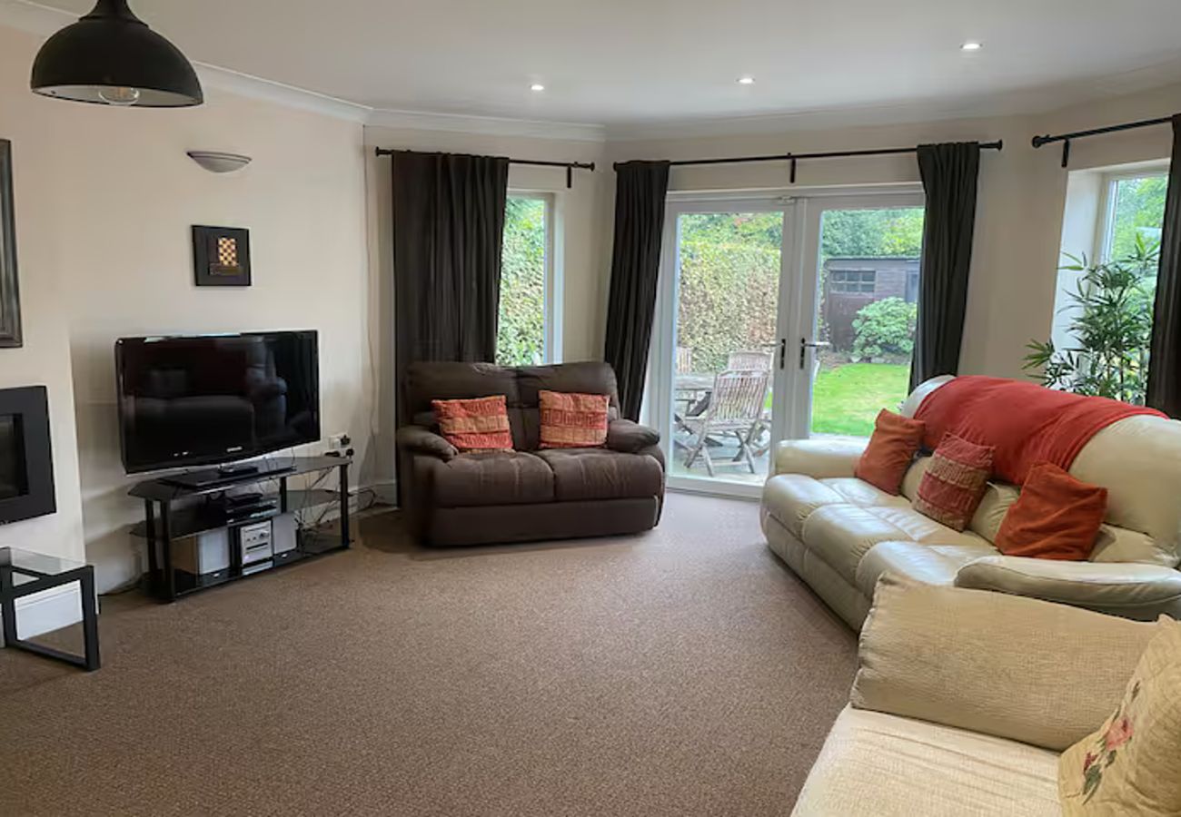 Bungalow in Manchester - REDCOT HOLIDAY Bungalow in Knutsford Cheshire