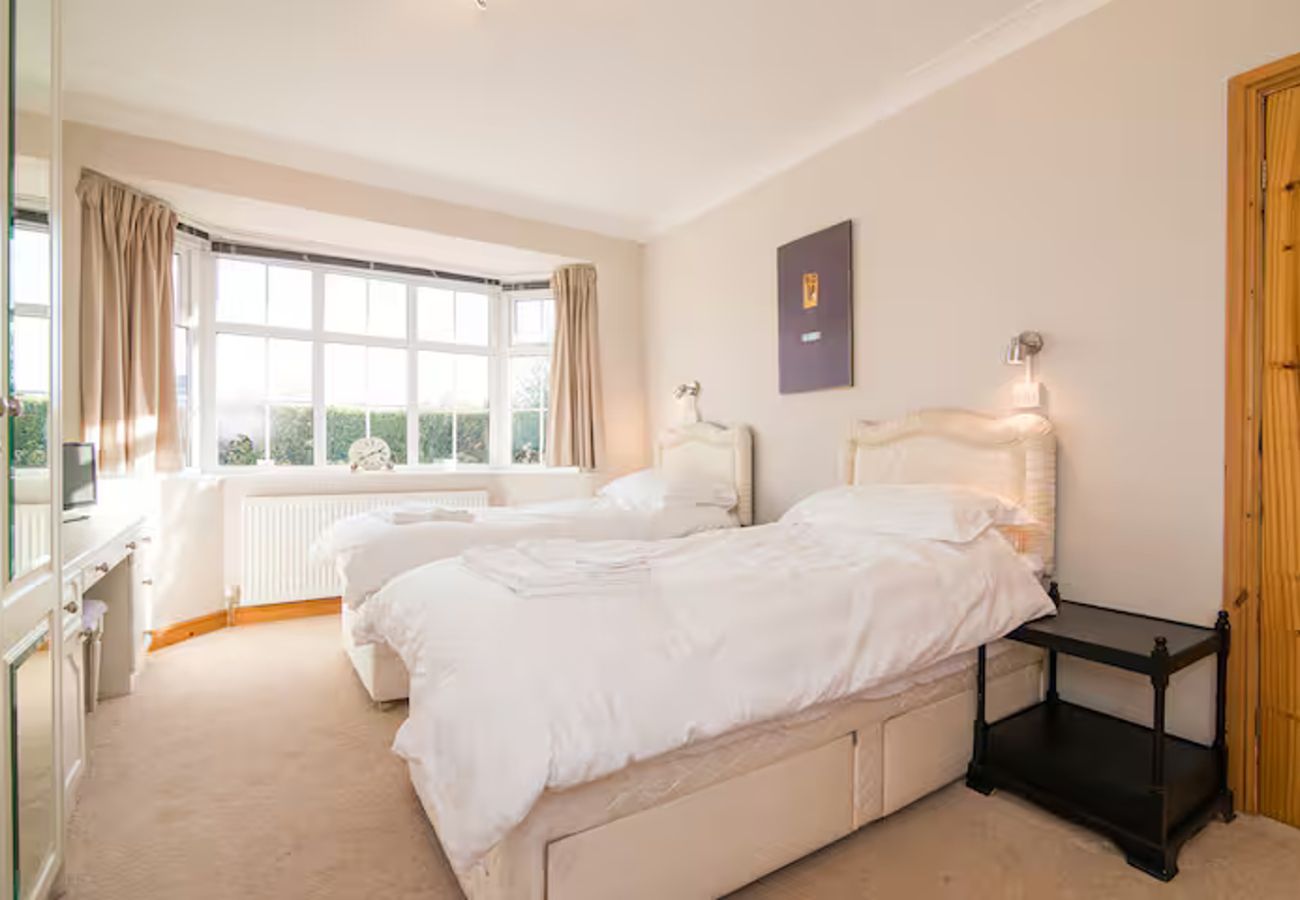 Bungalow in Manchester - REDCOT HOLIDAY Bungalow in Knutsford Cheshire