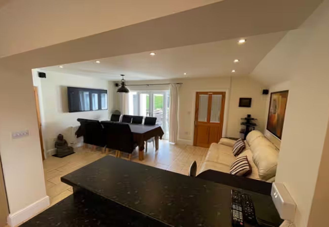 Bungalow in Manchester - REDCOT HOLIDAY Bungalow in Knutsford Cheshire