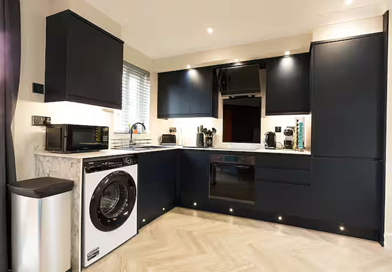 House in Manchester - Stylish-2BR, Boutique property, 5min to ManAirport
