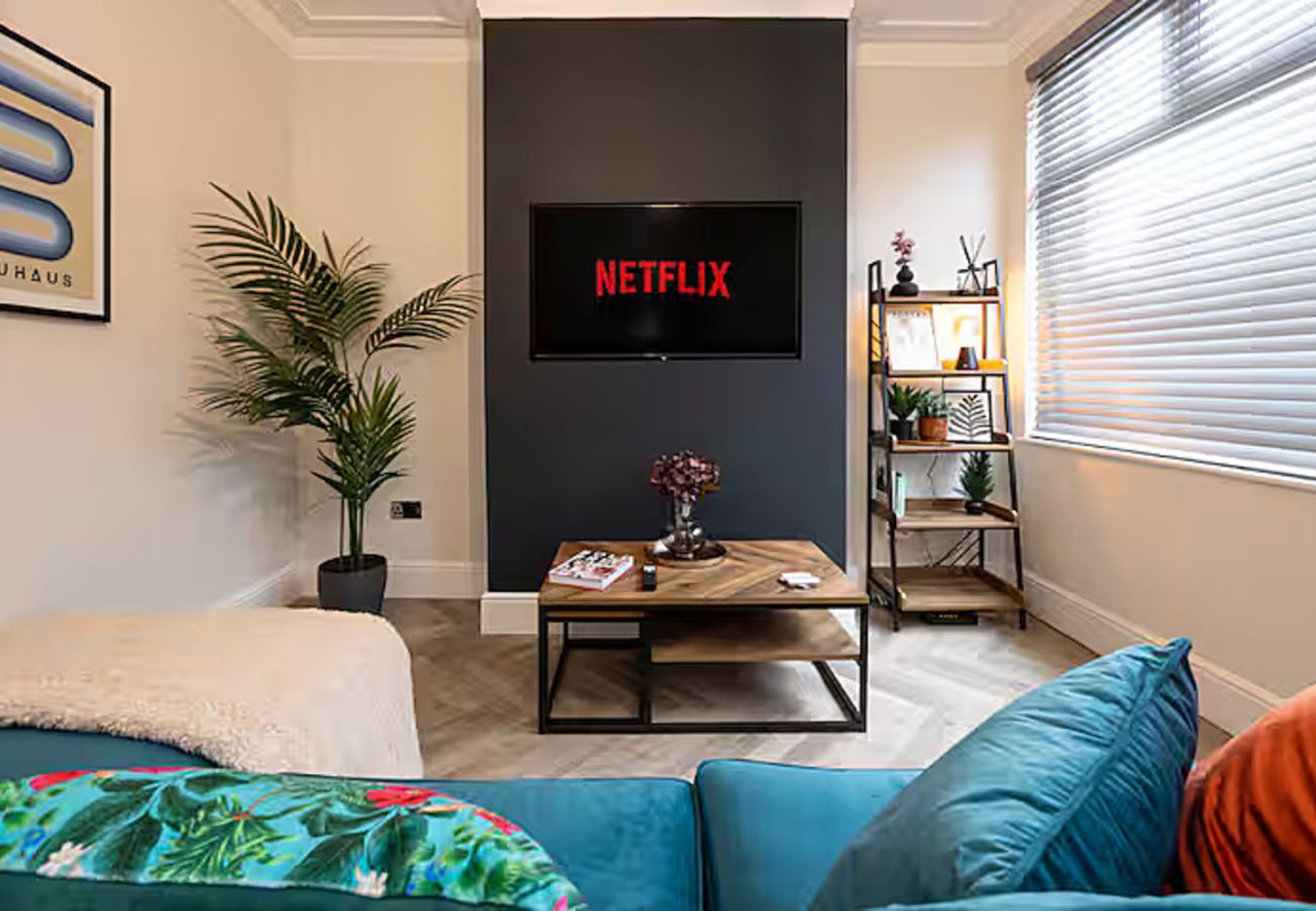 House in Manchester - Newly Renovated Luxury 2BR property