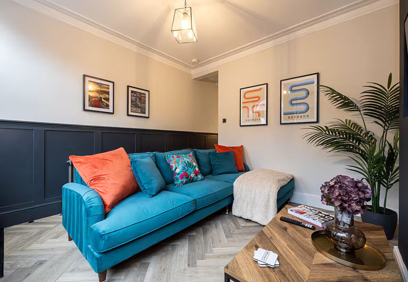 House in Manchester - Newly Renovated Luxury 2BR property