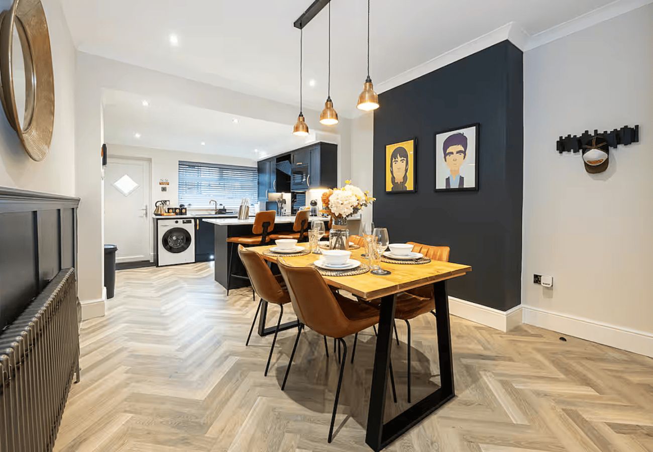 House in Manchester - Newly Renovated Luxury 2BR property