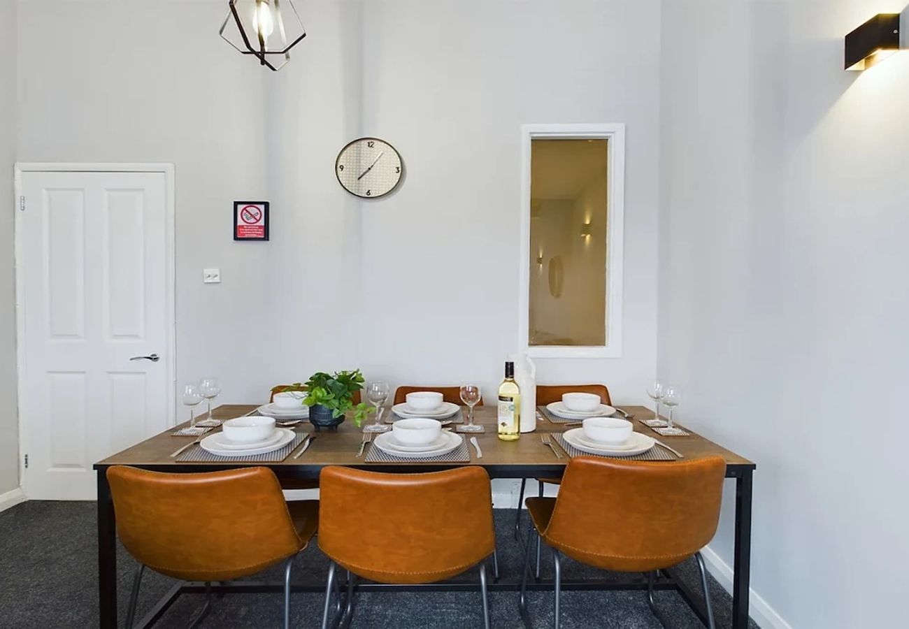 Apartment in Manchester - Luxury Accommodation with TV's in each Room