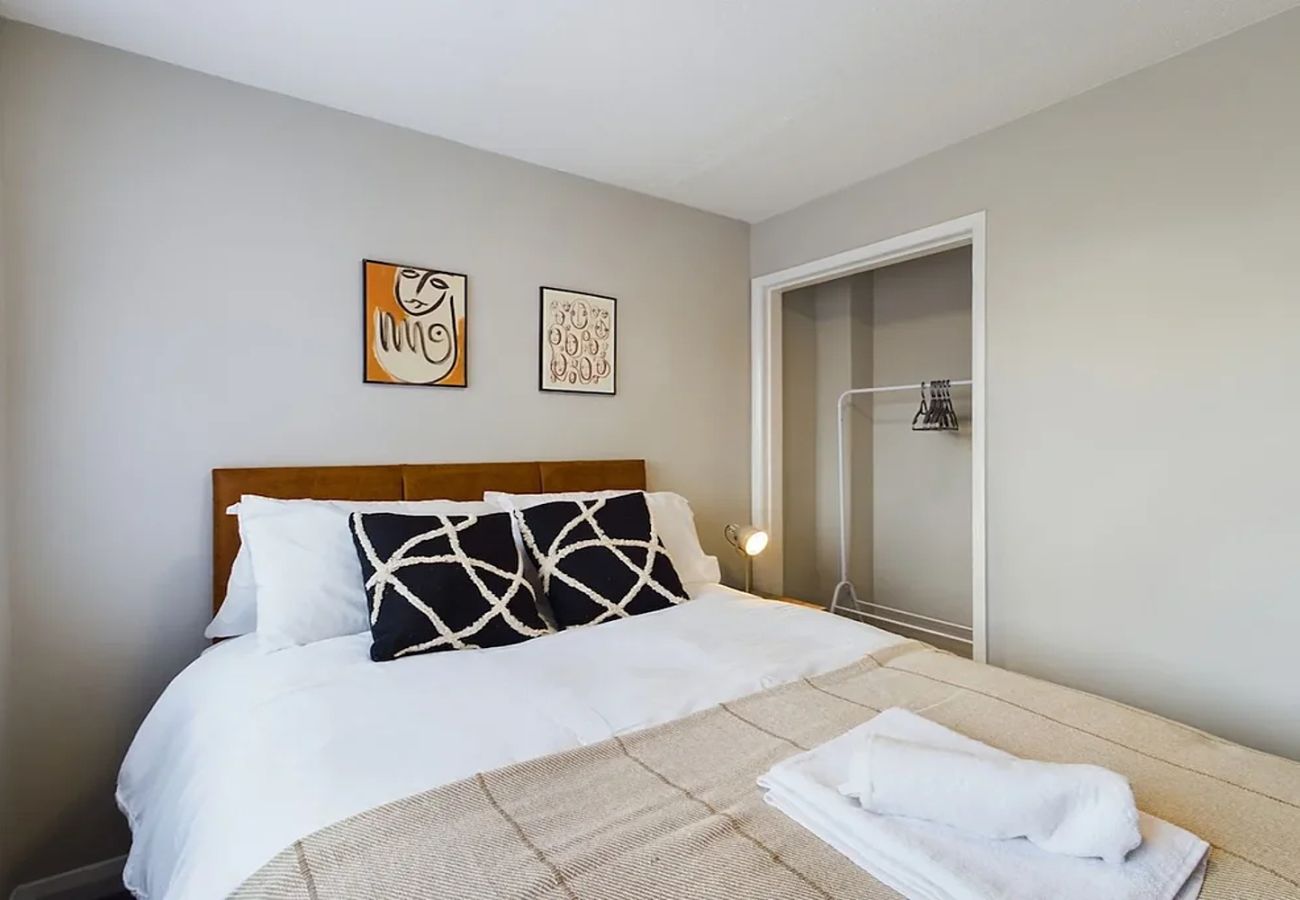 Apartment in Manchester - Luxury Accommodation with TV's in each Room