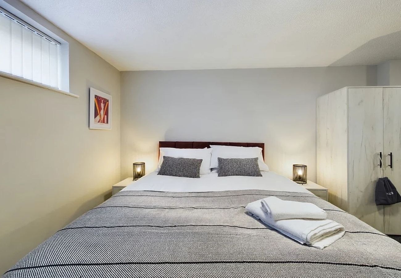 Apartment in Manchester - Luxury Accommodation with TV's in each Room