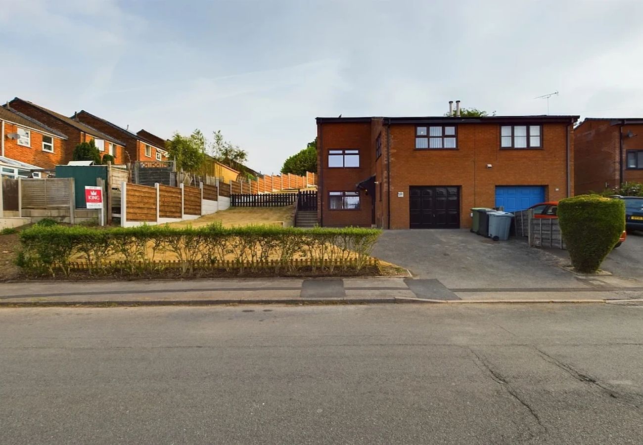 Apartment in Manchester - Luxury Accommodation with TV's in each Room