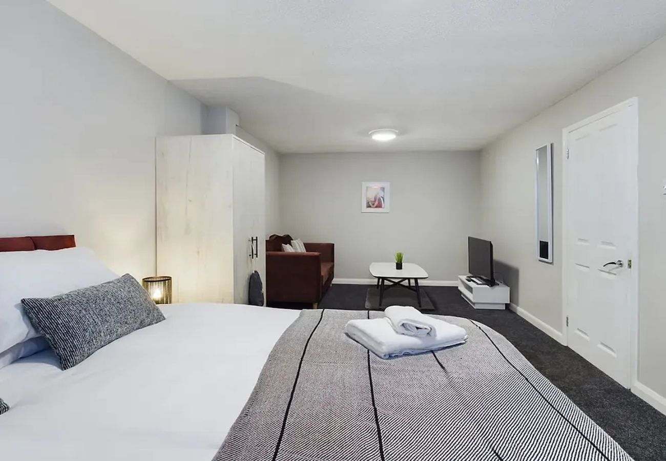 Apartment in Manchester - Luxury Accommodation with TV's in each Room