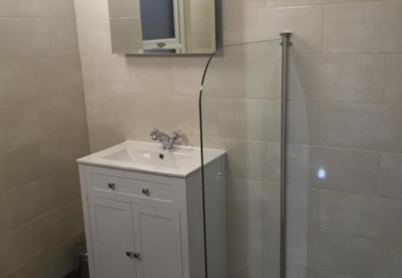 House in Manchester - Stylish 3 Bedroom Lodge 