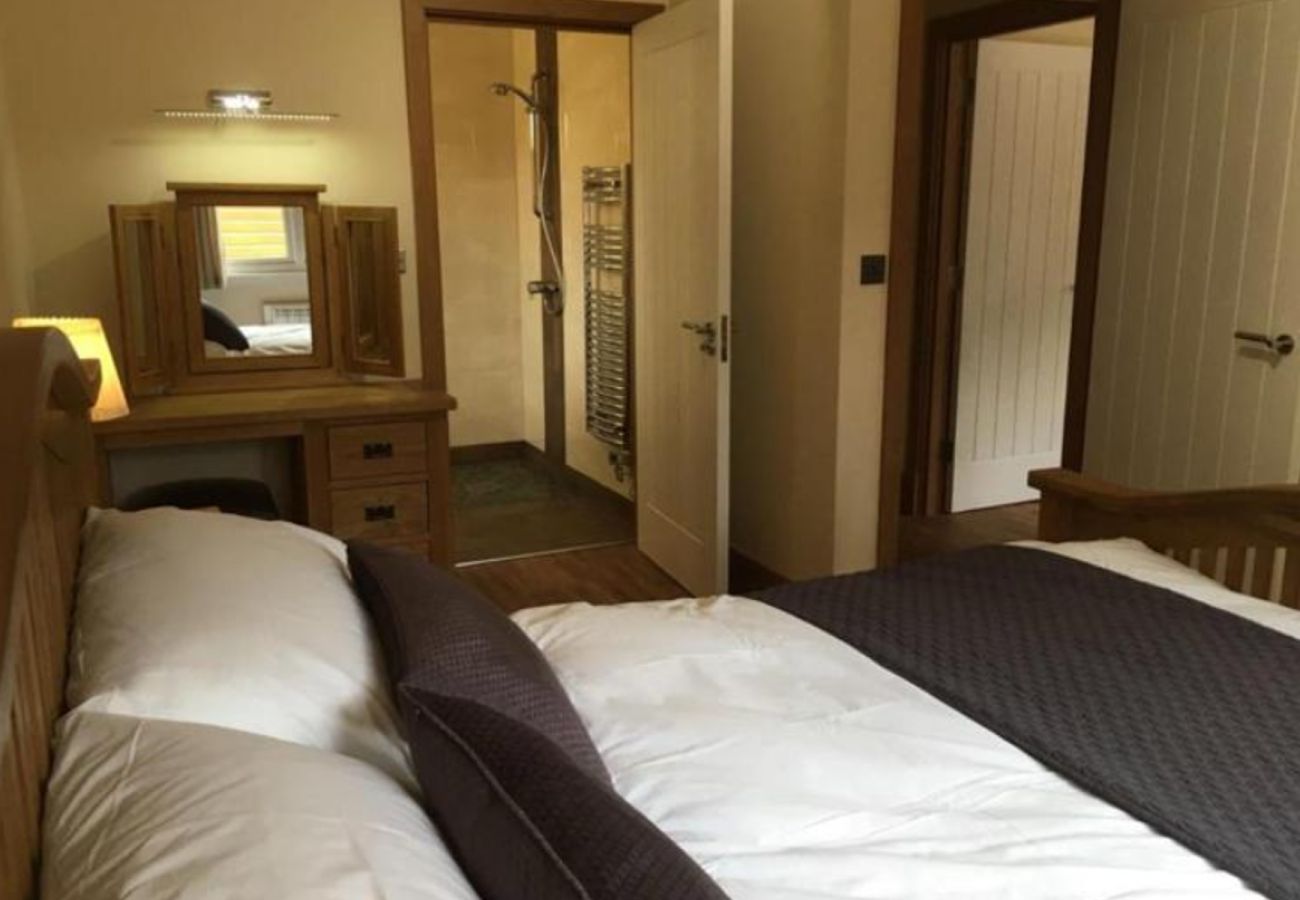 House in Manchester - Stylish 3 Bedroom Lodge 