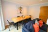 House in Egham - Spacious 5-Bedroom Home with Large Garden in Egham