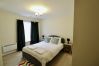Apartment in Woking - 2-Bedroom Apartment with Balcony & Parking in Central Woking