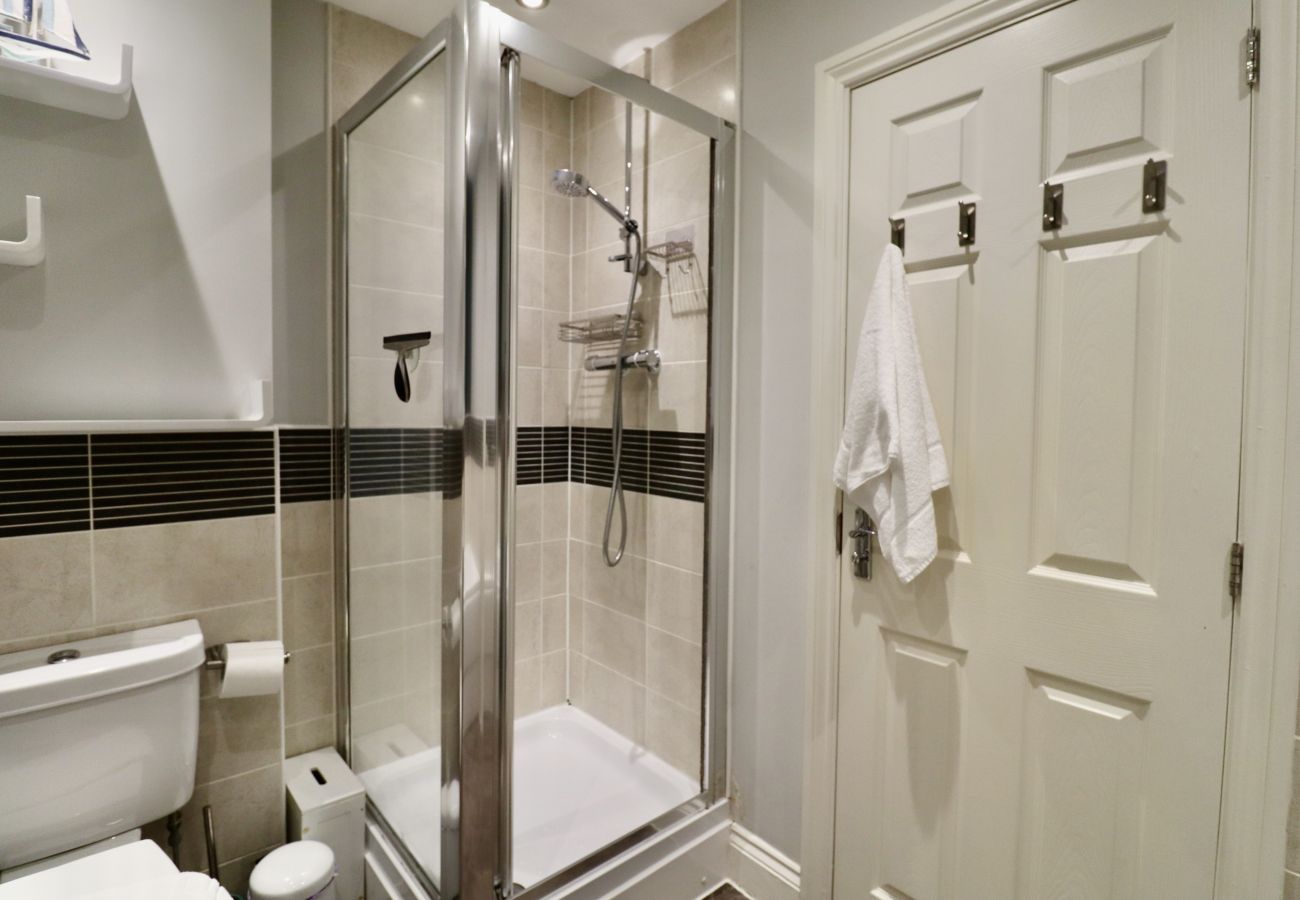 House in Maidenhead - Spacious 5-Bedroom Home in Maidenhead