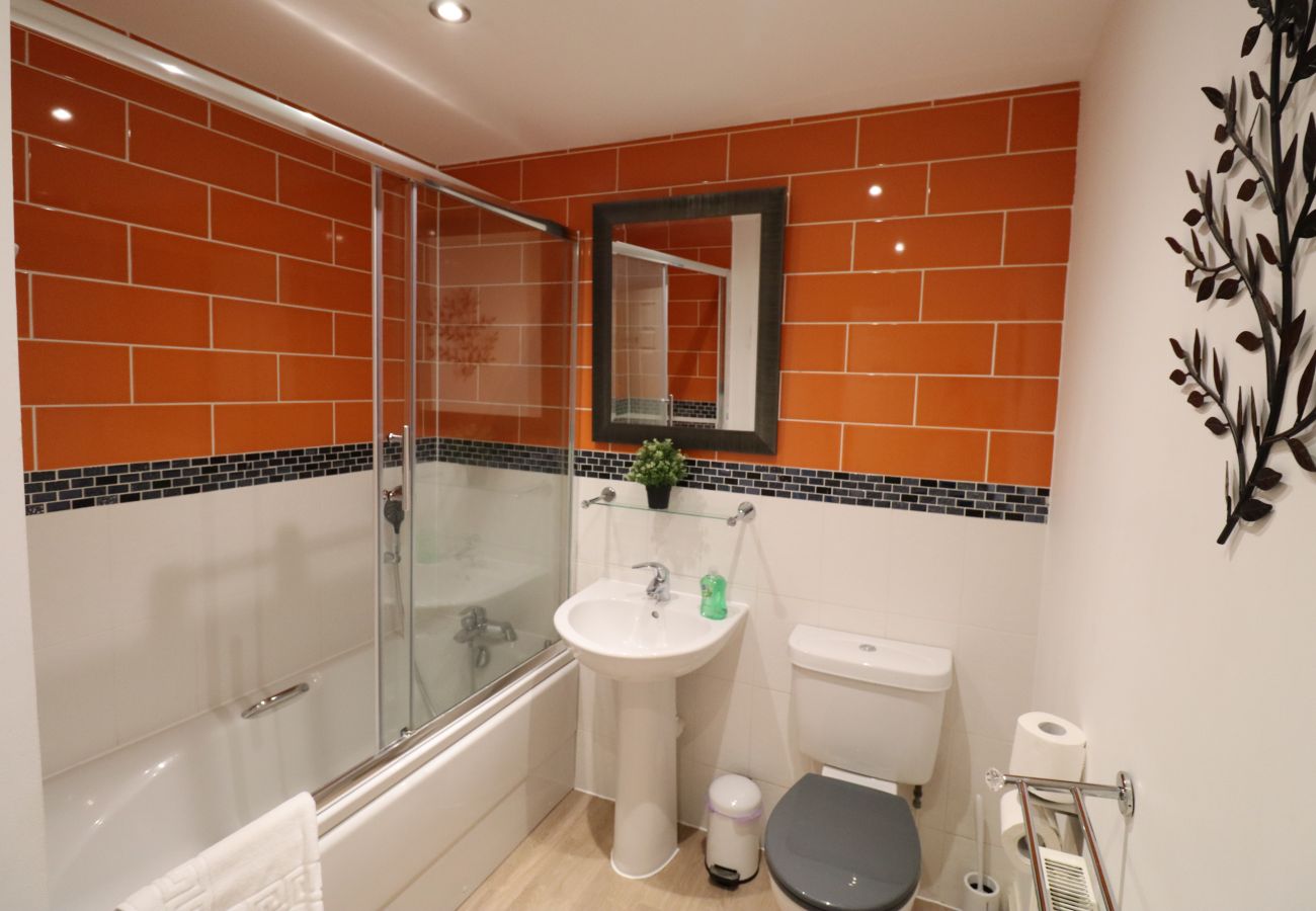 House in Maidenhead - Spacious 5-Bedroom Home in Maidenhead