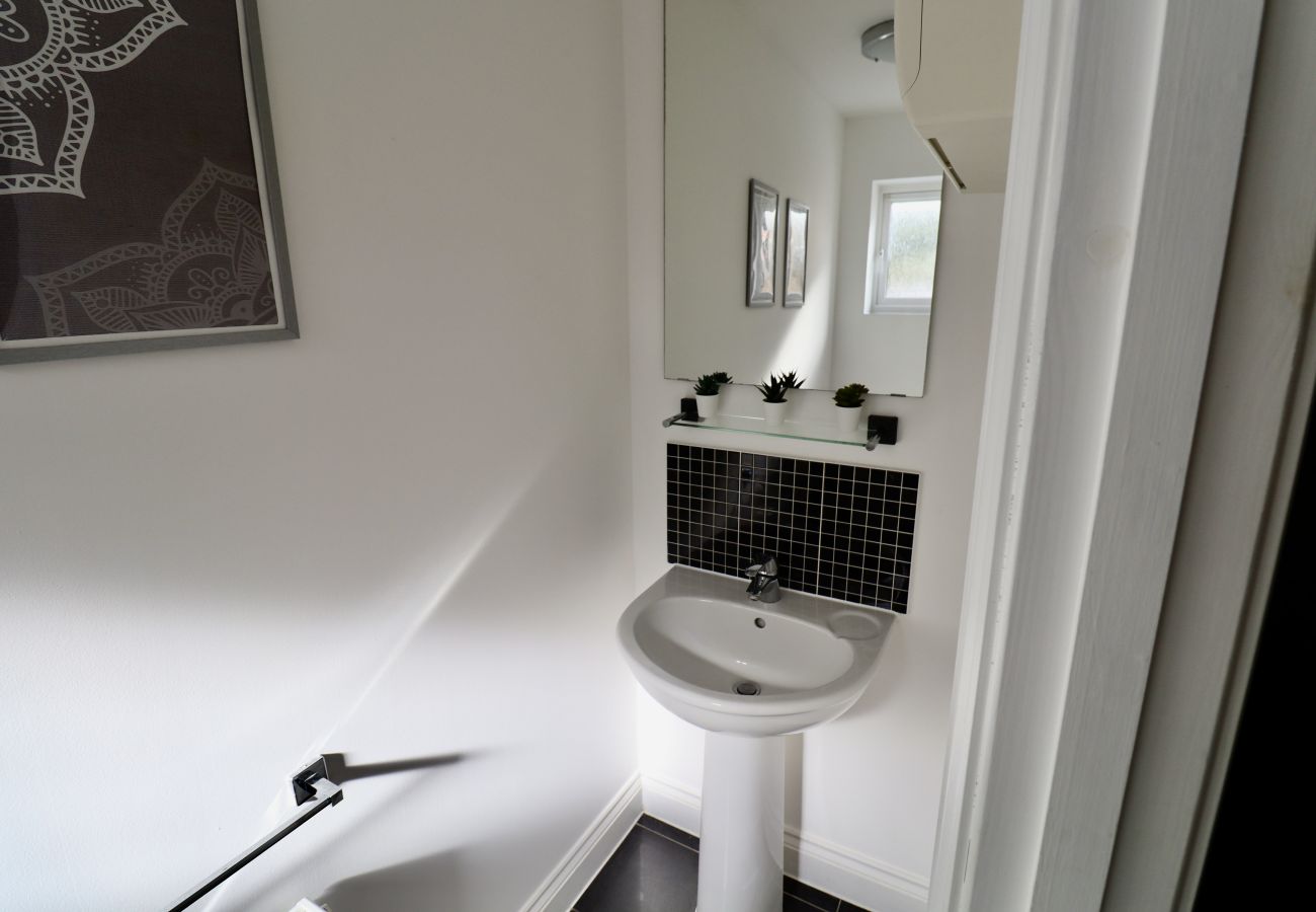 House in Maidenhead - Modern 5-Bedroom House in Maidenhead
