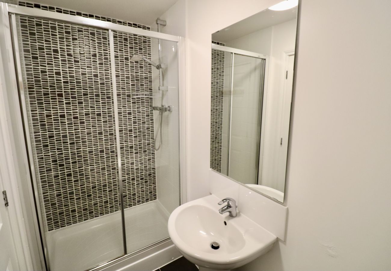 House in Maidenhead - Modern 5-Bedroom House in Maidenhead