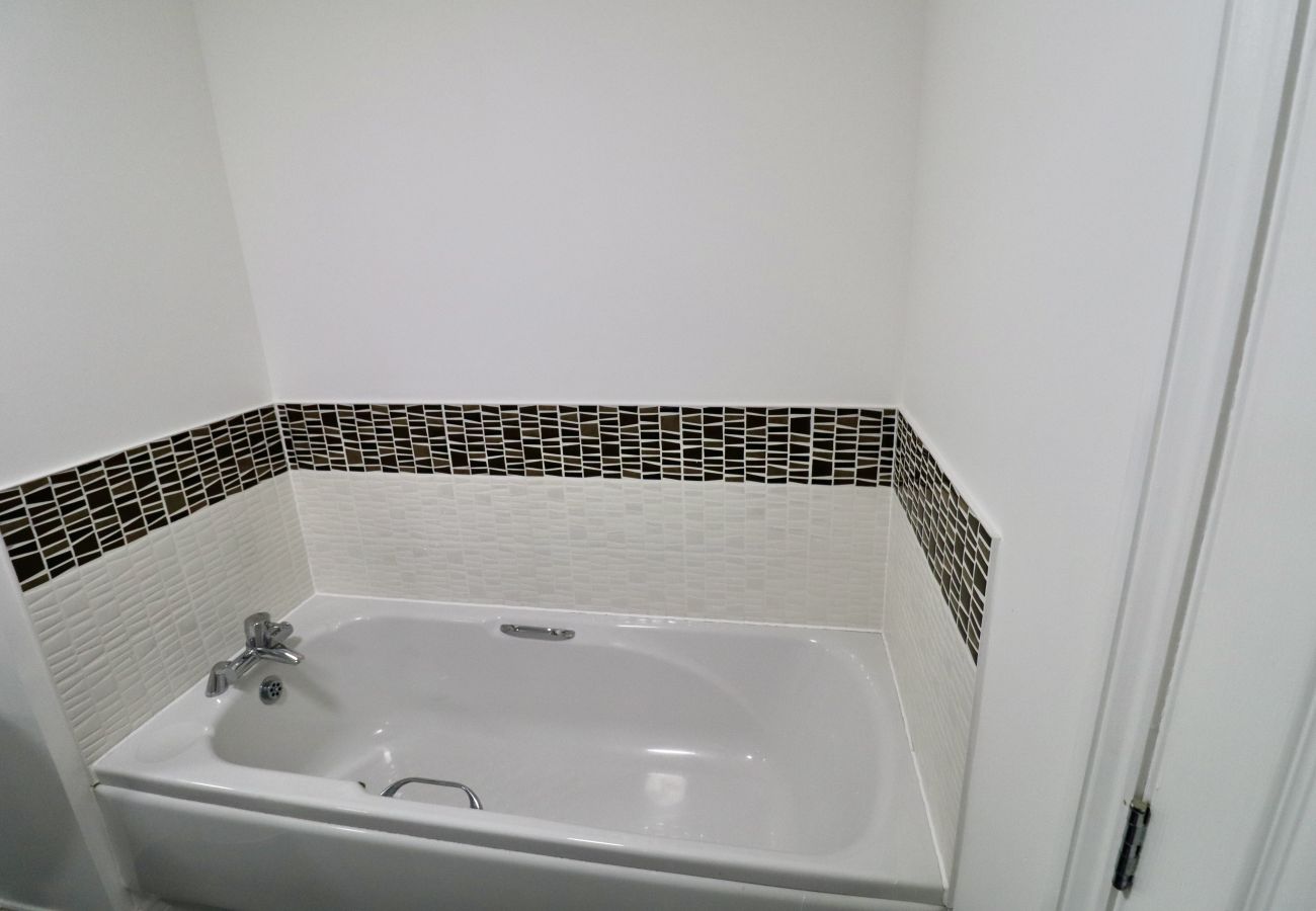 House in Maidenhead - Modern 5-Bedroom House in Maidenhead