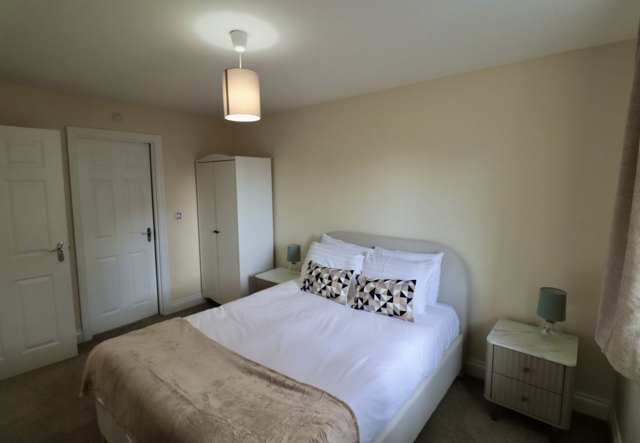 House in Maidenhead - Modern 5-Bedroom House in Maidenhead