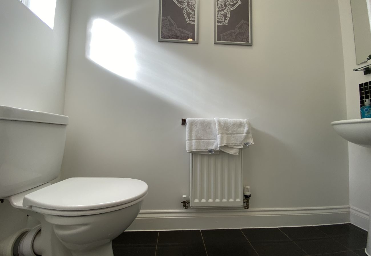 House in Maidenhead - Modern 5-Bedroom House in Maidenhead