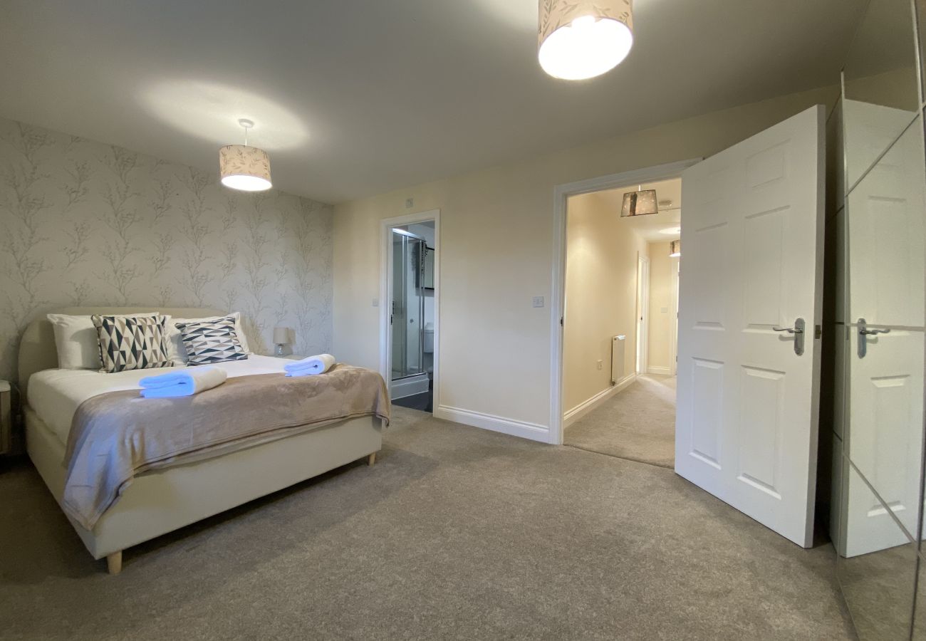 House in Maidenhead - Modern 5-Bedroom House in Maidenhead
